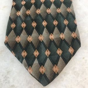 AMERICAN TRADITION TIE